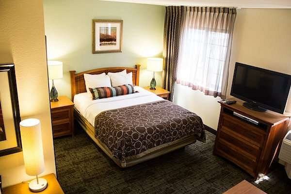 Sonesta ES Suites Dallas Las Colinas — Guest room