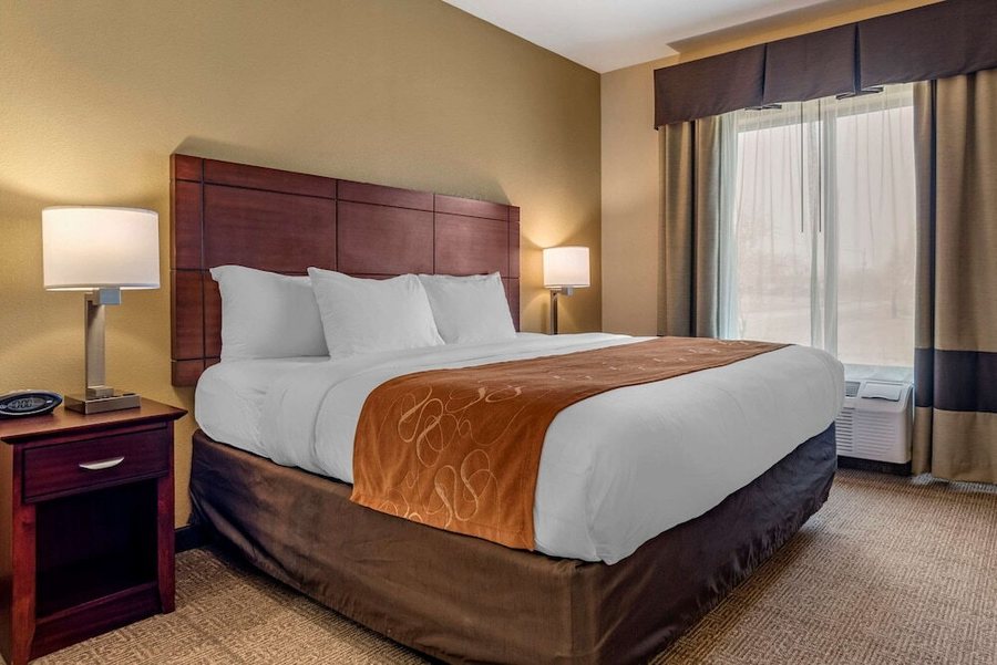 Sonesta ES Suites Montgomery — Guest room