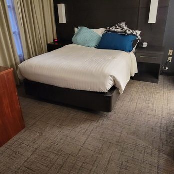 Sonesta ES Suites New Orleans Convention Center — Guest room