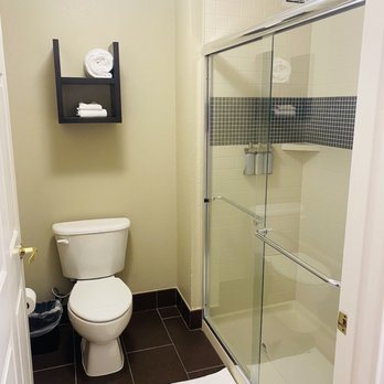 Sonesta ES Suites Portland Vancouver 41st Street — Bathroom