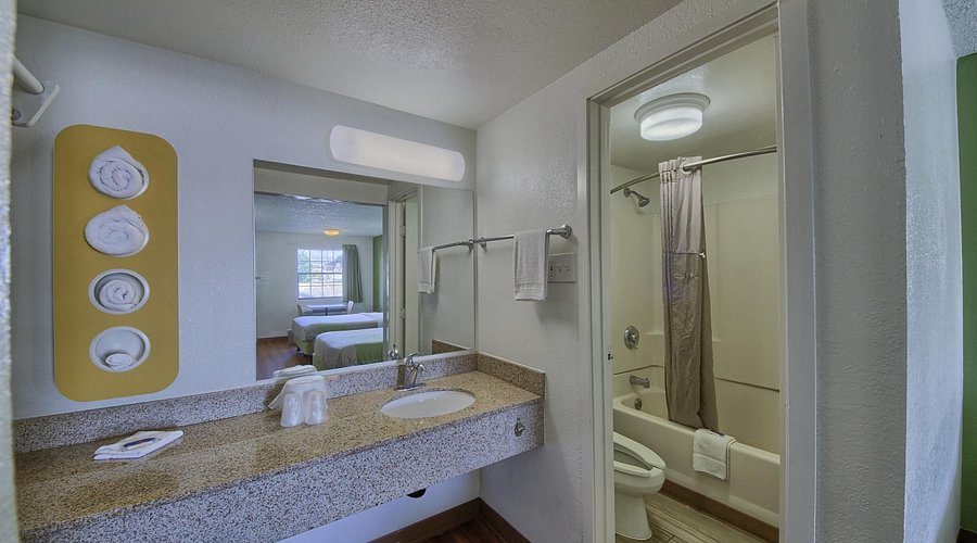 Sonesta ES Suites San Antonio Northwest Medical Center — Bathroom