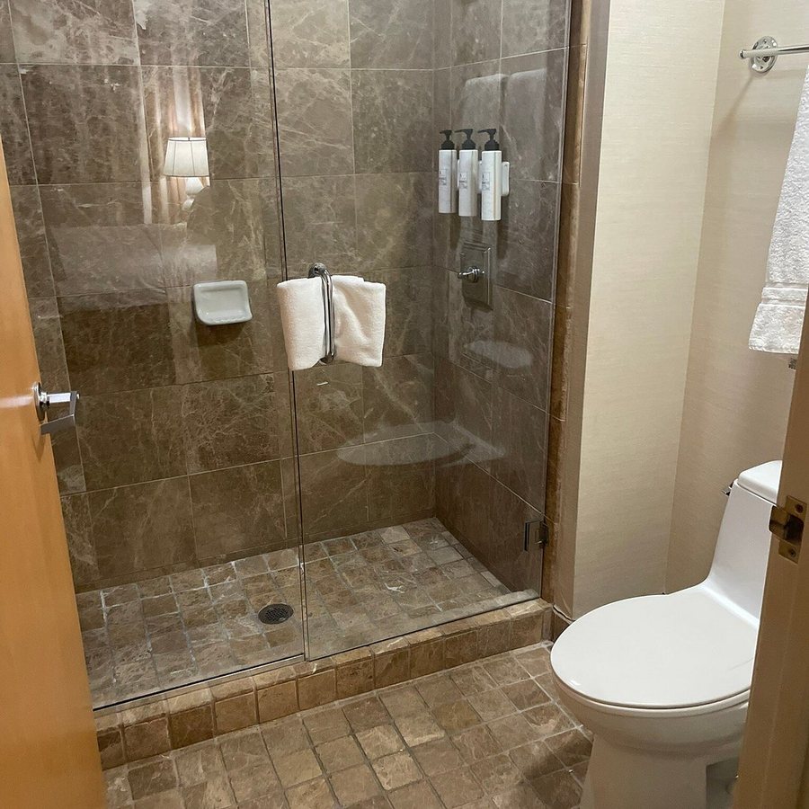 Sonesta ES Suites Scottsdale Paradise Valley — Bathroom