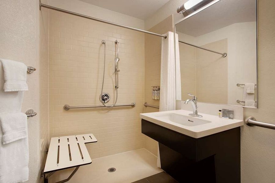 Sonesta Es Suites Somerset — Bathroom