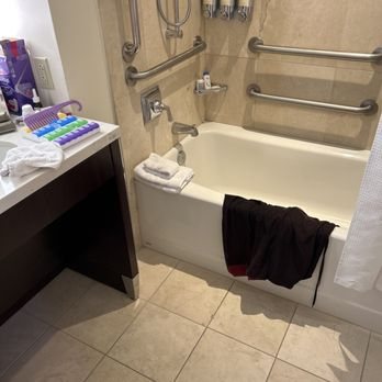 Sonesta ES Suites St Louis Chesterfield — Bathroom