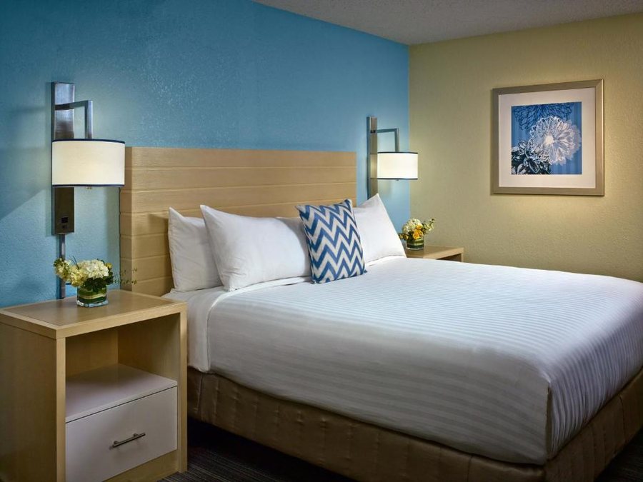 Sonesta ES Suites St Louis Chesterfield — Guest room
