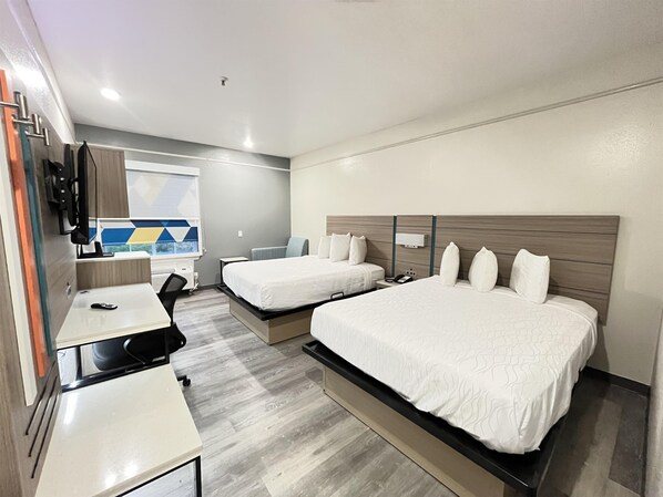 Sonesta Essential Houston Westchase — Guest room