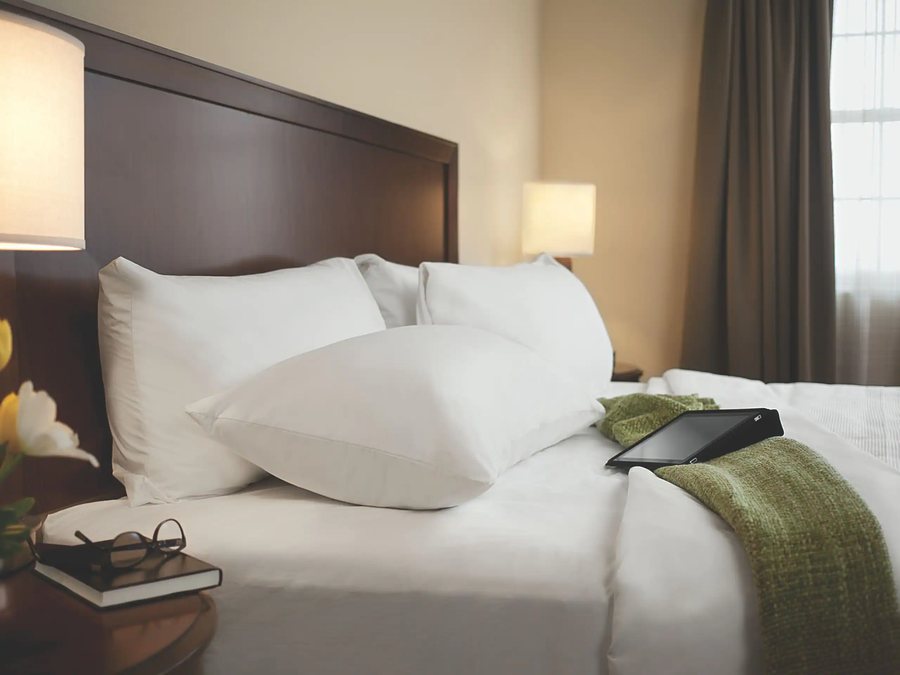 Sonesta Essential Minot — Guest room