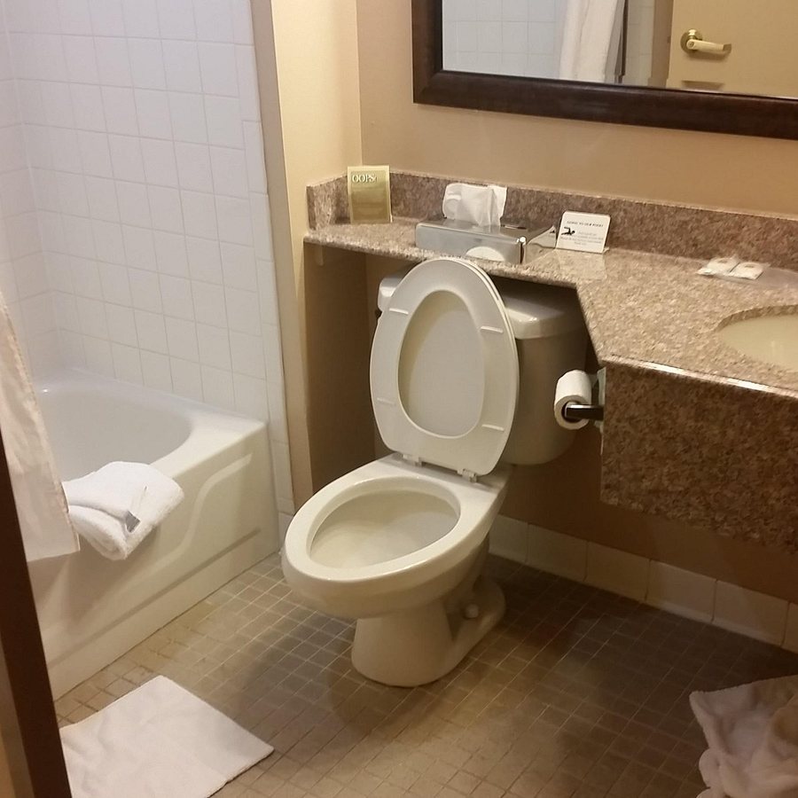 Sonesta Essential NW Houston — Bathroom