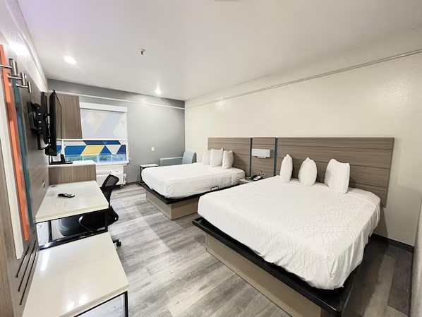 Sonesta Essential NW Houston — Guest room