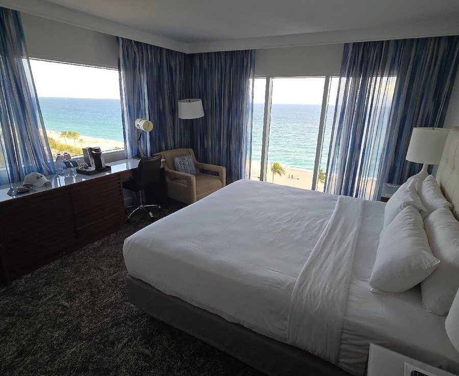 Sonesta Fort Lauderdale Beach — Guest room