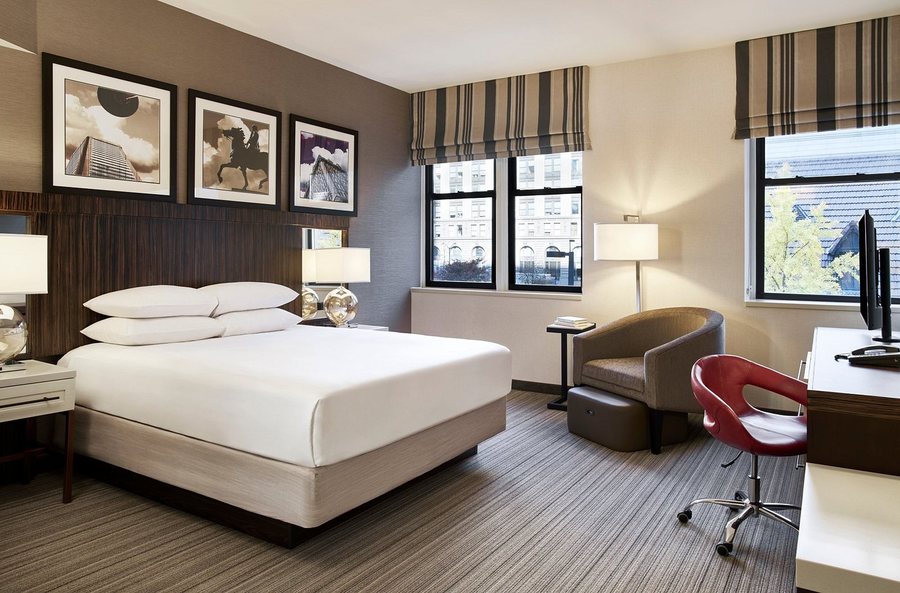 Sonesta Hotel Baltimore Inner Harbor — Guest room