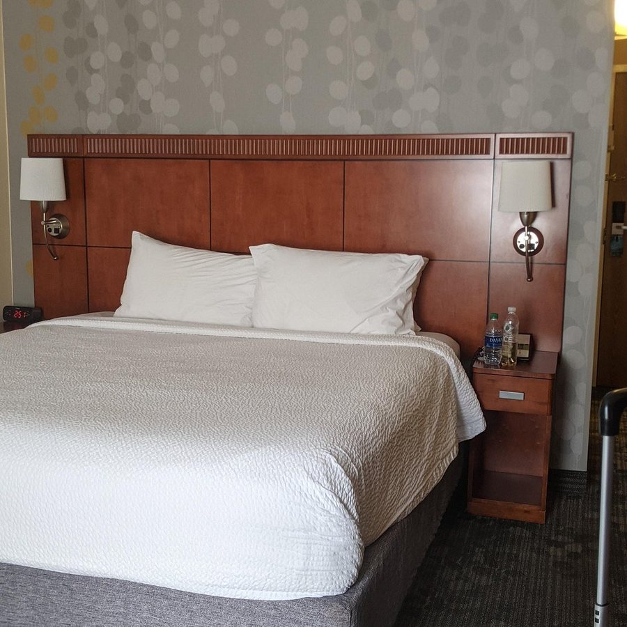 Sonesta Select Charlotte University Research Park — Guest room