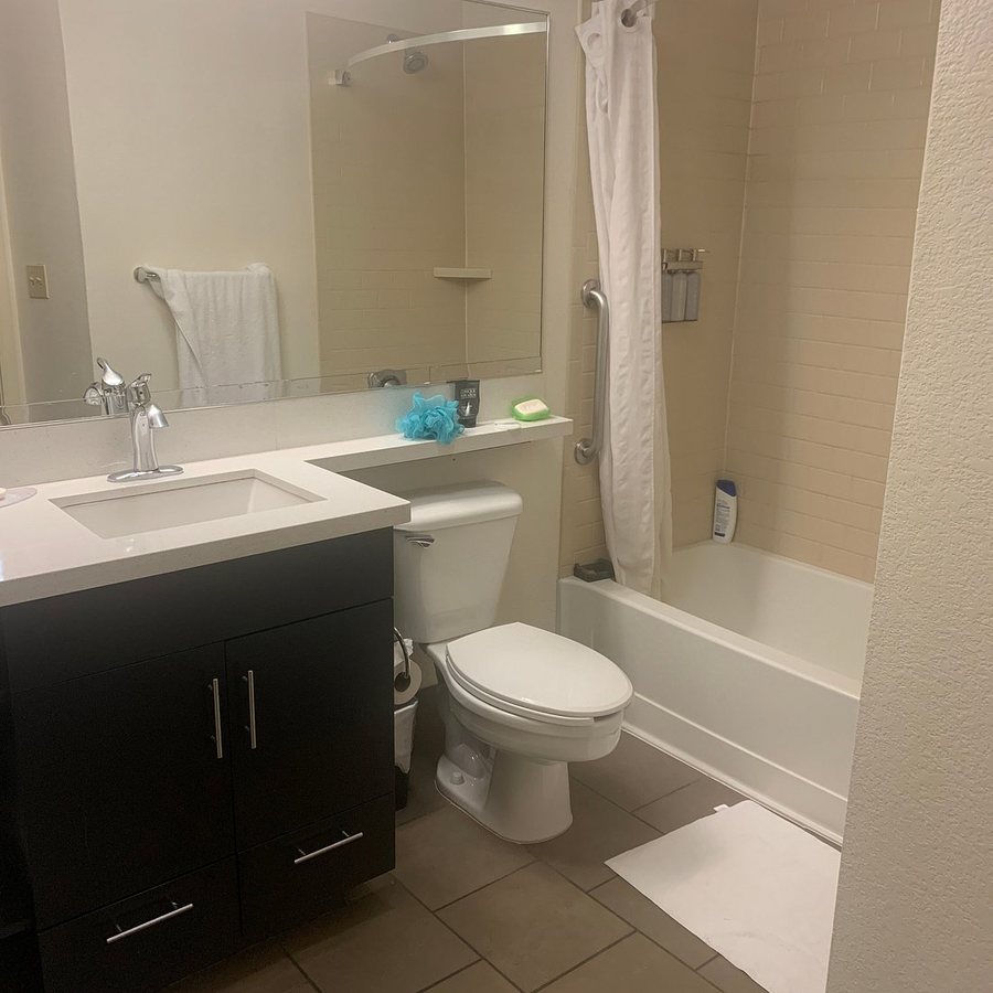 Sonesta Select Las Vegas Summerlin Las Vegas Nevada — Bathroom