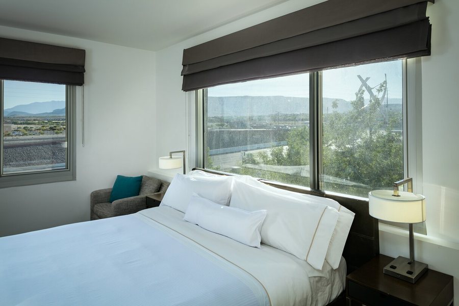 Sonesta Select Las Vegas Summerlin Las Vegas Nevada — Guest room