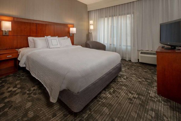 Sonesta Select Newark Christiana Mall — Guest room