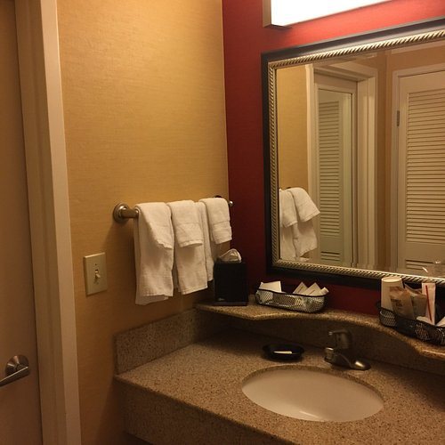 Sonesta Select Scottsdale At Mayo Clinic Campus — Bathroom