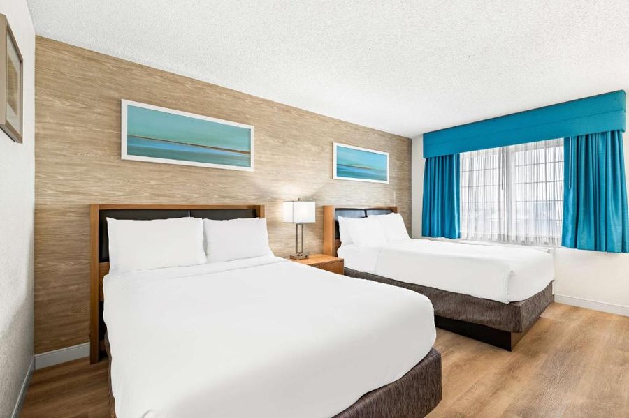 Sonesta Simply Suites Anaheim — Guest room