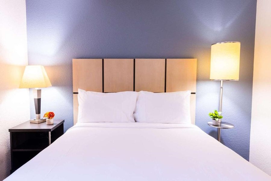 Sonesta Simply Suites Houston CityCentre I 10 West — Guest room