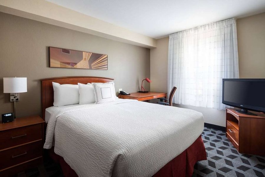 Sonesta Simply Suites Seattle Renton — Guest room