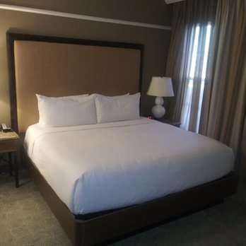 Sonesta Suites Scottsdale Gainey Ranch — Guest room