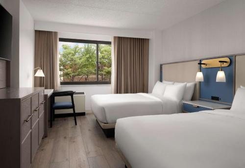 Sonesta White Plains Downtown — Guest room