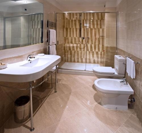 Soperga Hotel — Bathroom