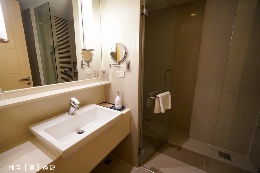 Sora Resort Suites Sukhumvit — Bathroom