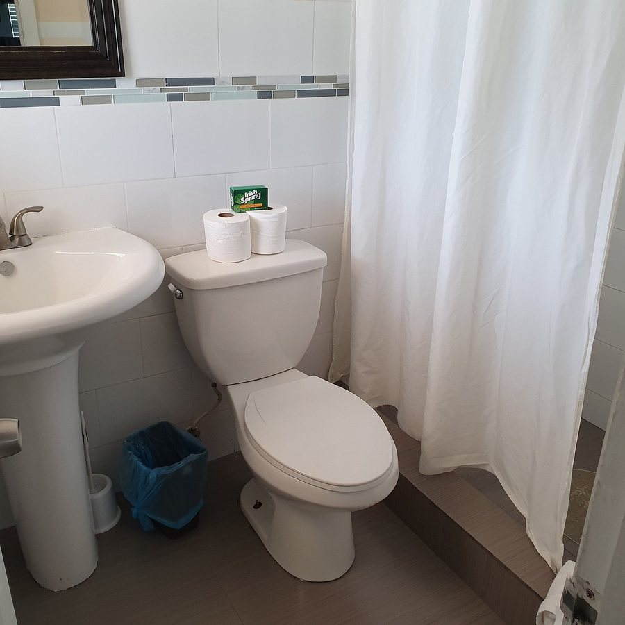 Sorrento Villas Miami Beach Florida — Bathroom