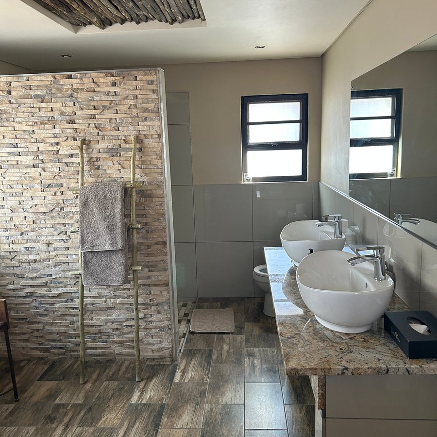Sossusvlei Lodge — Bathroom