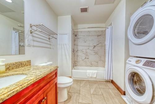 Sosuite at Independence Lofts Callowhill — Bathroom