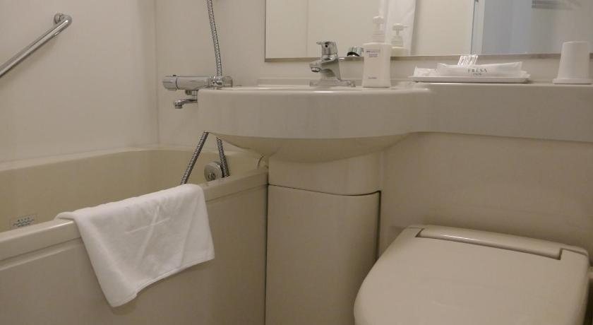 Sotetsu Fresa Inn Ginza Nanachome — Bathroom