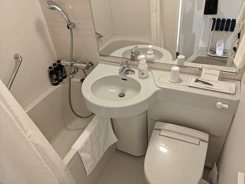 Sotetsu Fresa Inn Kyoto Hachijoguchi — Bathroom