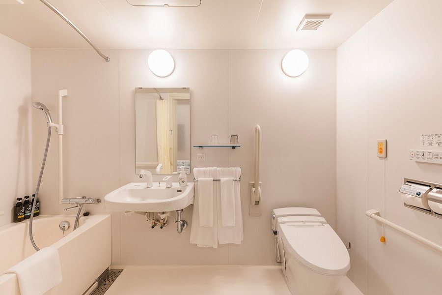 Sotetsu Fresa Inn Kyoto Shijokarasuma — Bathroom