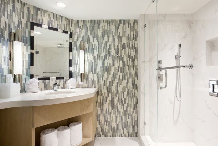 South Beach Resort Hotel — Bathroom