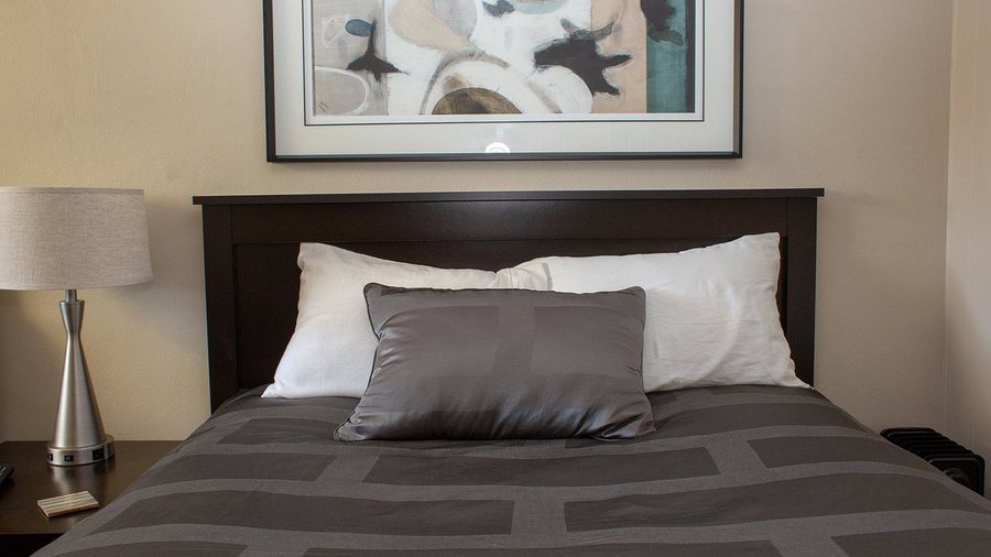 South Cliff Inn — Guest room