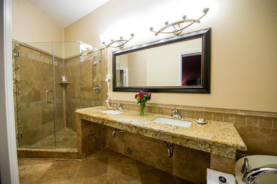 South Coast Winery Resort Spa — Bathroom