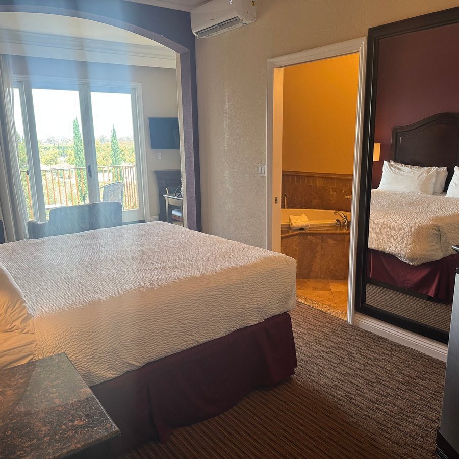 South Coast Winery Resort Spa — Guest room