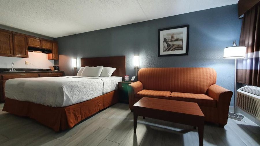 South Padre Island Inn — Guest room