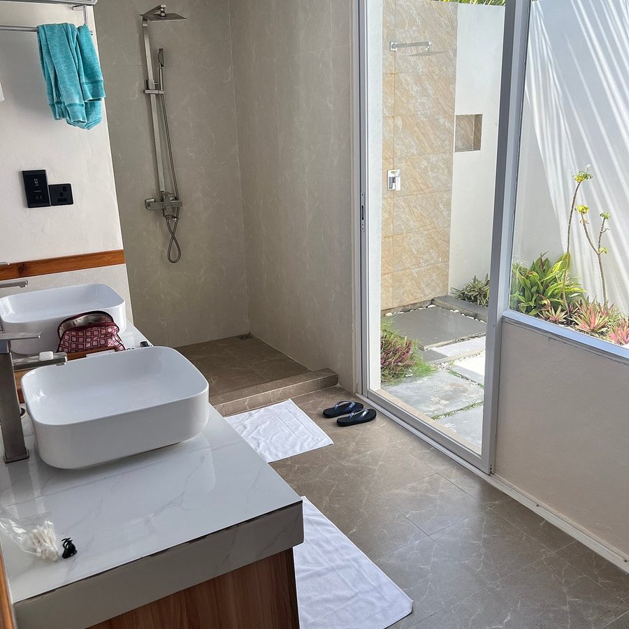 South Palm Resort Maldives — Bathroom