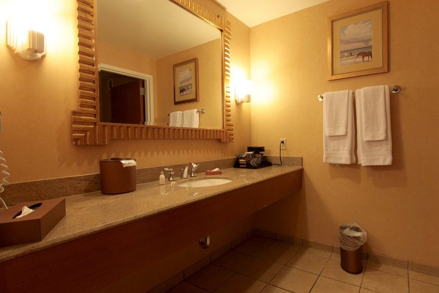 South Point Hotel Casino and Spa Las Vegas Nevada — Bathroom