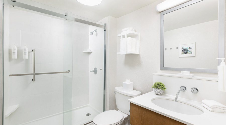 Southampton Inn — Bathroom