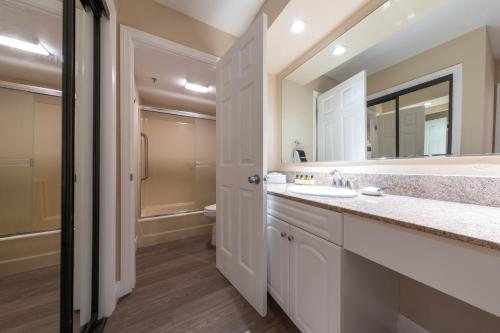 Southern California Beach Club — Bathroom