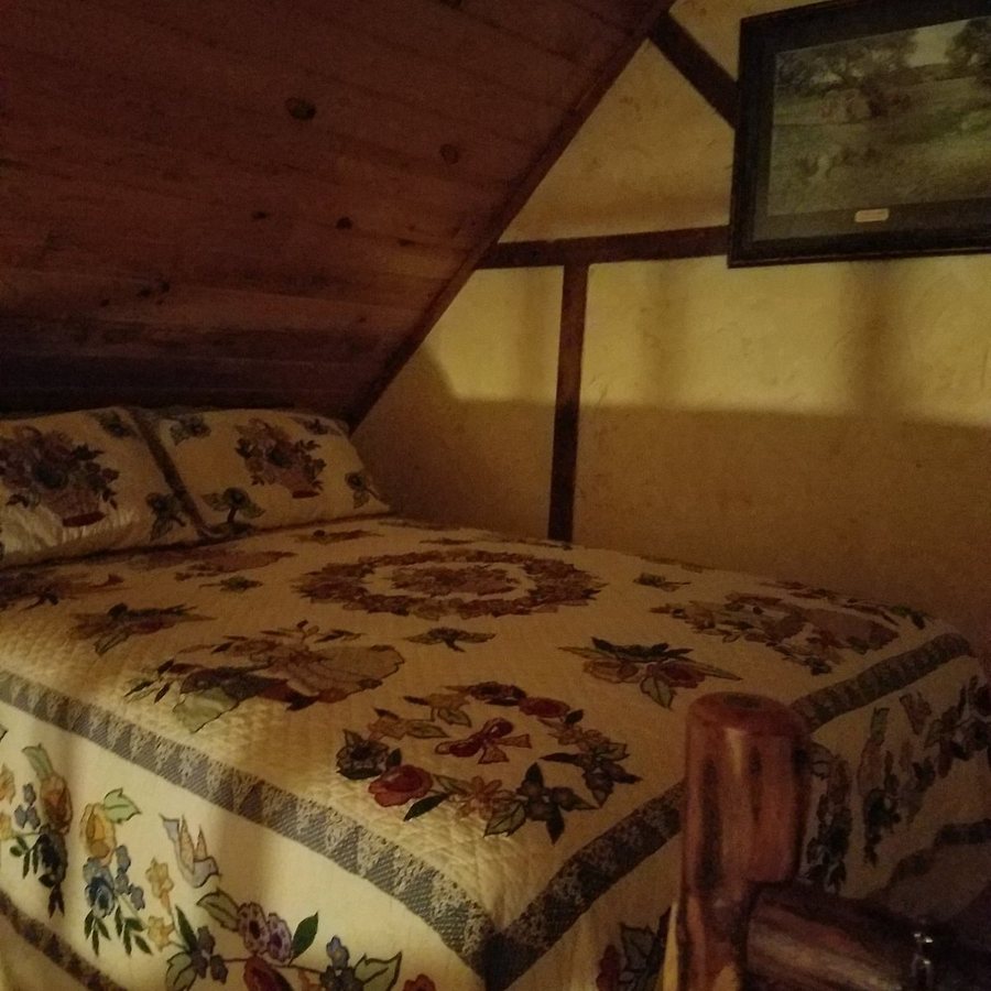 Southern Charm Bed and Breakfast — Guest room