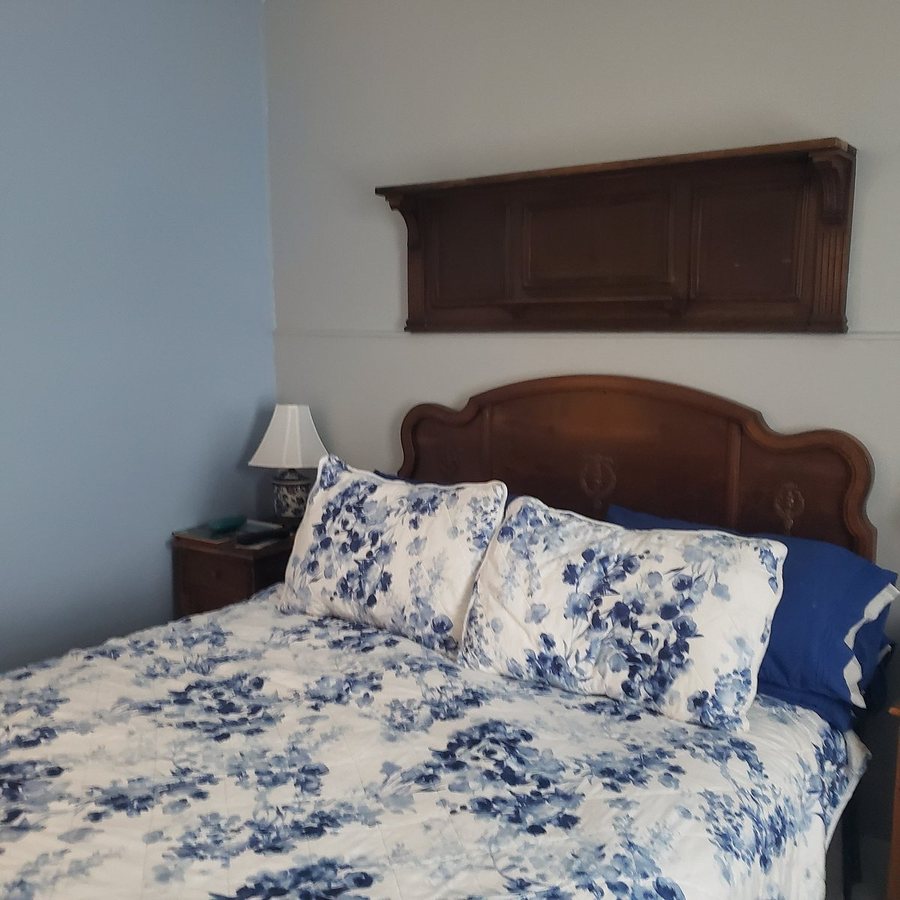 Southern Wind Inn — Guest room