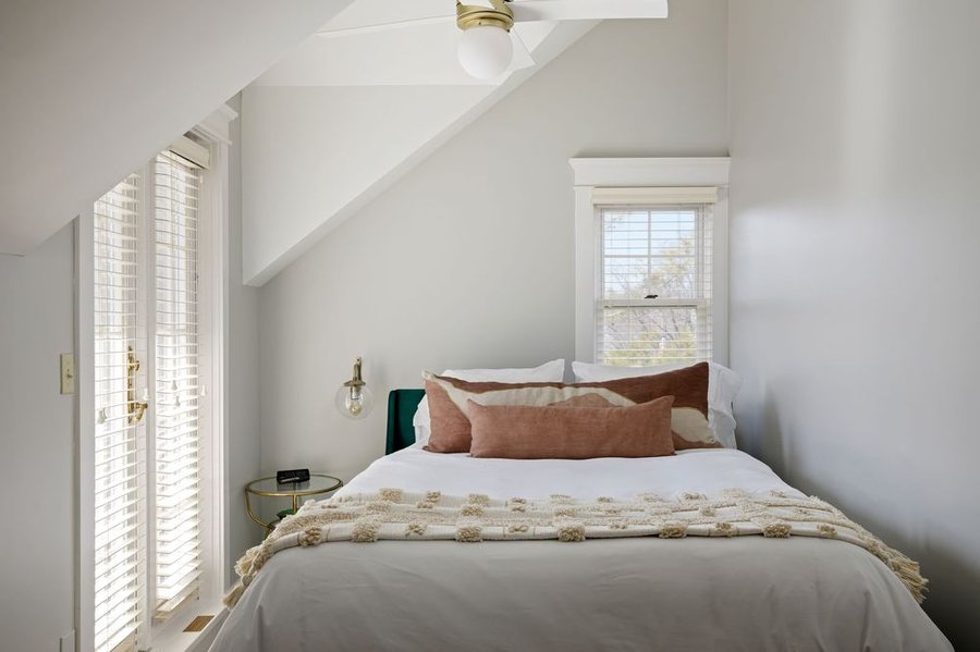 Southmoreland on the Plaza — Guest room