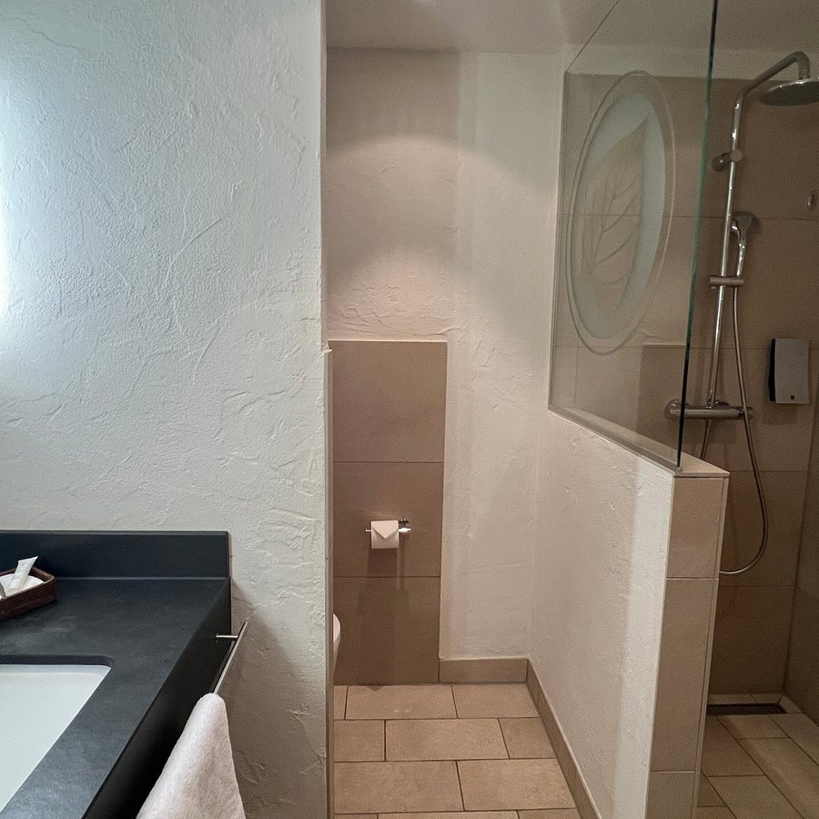 Spa GolfResort Weimarer Land — Bathroom