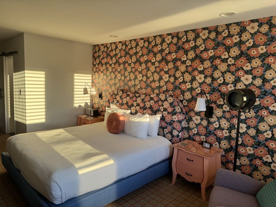 Space Pods Hollywood Coed Living B B Los Angeles California — Guest room