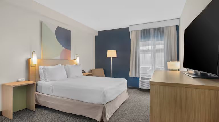 Spark By Hilton Bakersfield Central — Guest room