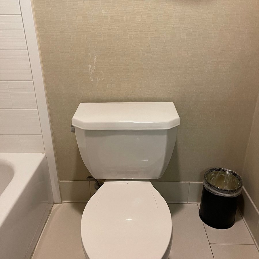 Spark By Hilton Denver International Airport — Bathroom