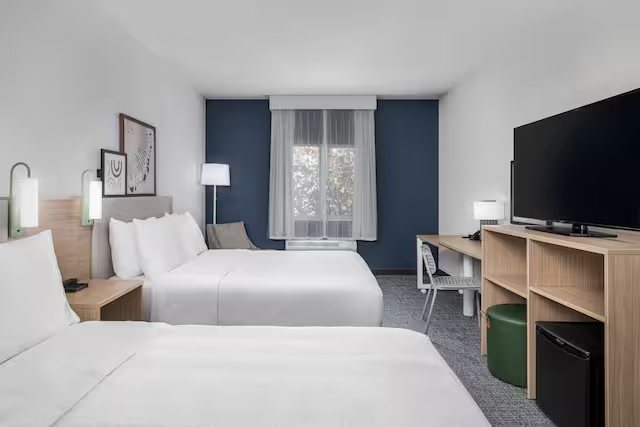 Spark by Hilton Franklin — Guest room